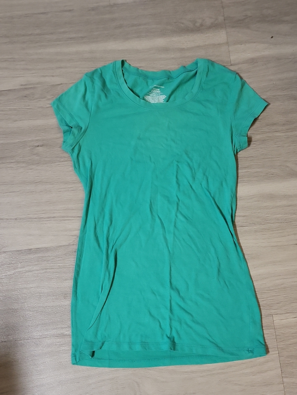 No Boundaries Short Sleeve Scoop Neck Tee - Green
